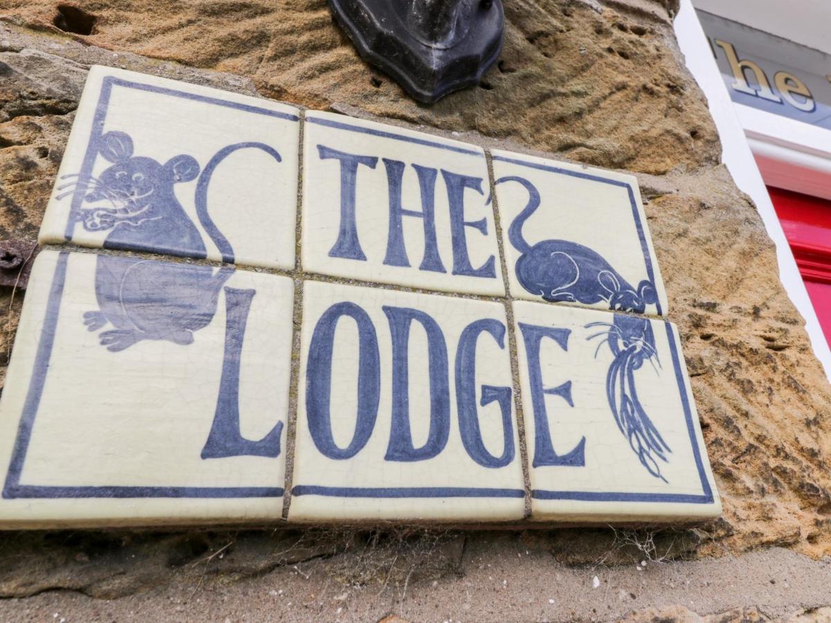 The Lodge Уитби Экстерьер фото